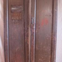 Magnifico portone di misura notevole