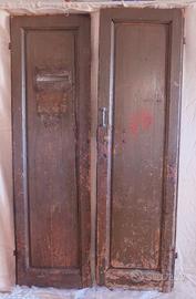 Magnifico portone di misura notevole