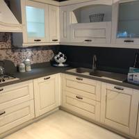 Cucina in legno nuova  in svendita