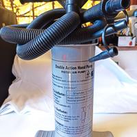 Pompa aria a mano a doppia  azione gonfia/sgonfia