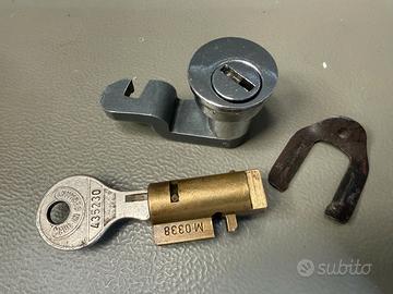 serratura NEIMAN  vespa 50ss 90ss sprint