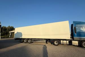 Semirimorchio furgonato WEKA anno 2008