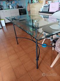 tavolo in vetro e ferro battuto 