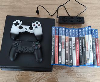 Console PS4 Slim 1TB con 14 giochi e 2 controller