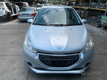 PEUGEOT 208 1.4 D - ANNO 2013 - PER RICAMBI