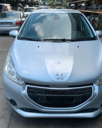PEUGEOT 208 1.4 D - ANNO 2013 - PER RICAMBI