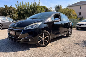 PEUGEOT - 208 - PureTech 82 5p. Allure