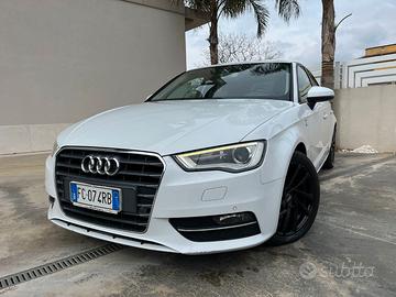 Audi A3 Sportback 1.6 Diesel cambio Automatico.