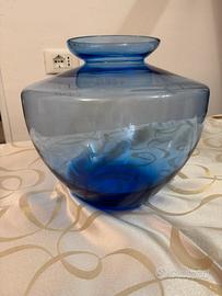 Vaso in vetro blu