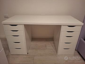 scrivania cameretta o ufficio