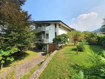 AMPIA VILLA INDIPENDENTE CON GIARDINO FR. ILLEGIO