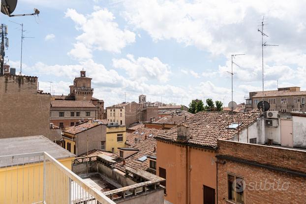 Quadrilocale con Terrazzino e Vista sul Castello,