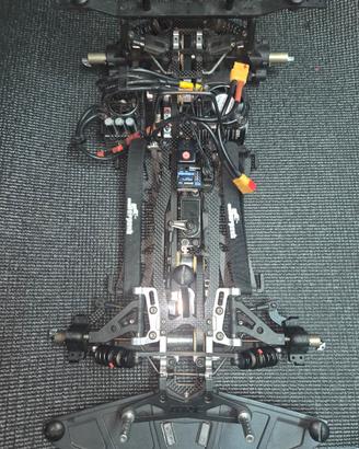 1/8 PISTA ARC R8.1E  