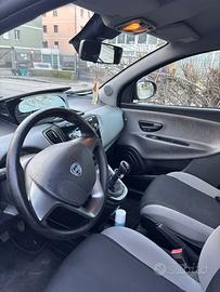 Lancia Y