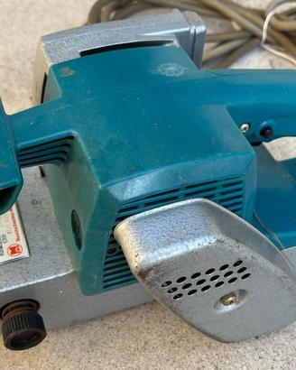 Makita 9900B – Levigatrice a nastro professionale