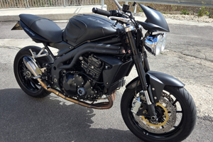 Triumph speed triple 1050