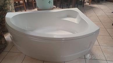 Vasca da bagno angolare