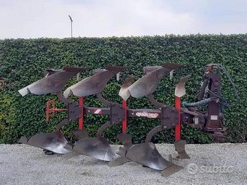 Aratro usato trivomere moro 18