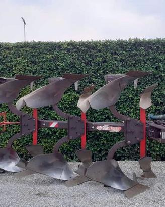 Aratro usato trivomere moro 18