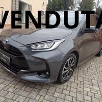 Toyota Yaris 1.5 Hybrid 5 porte Lounge NESSUN VINC