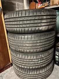 4 gomme 235/45 r20 