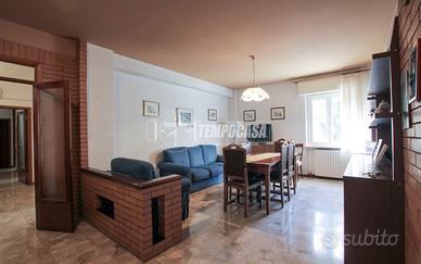 APPARTAMENTO CON GARAGE E CANTINA