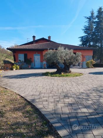 Villa indipendente con giardino