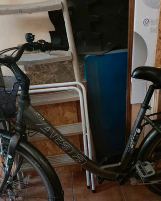 bicicletta elettrica come nuova 