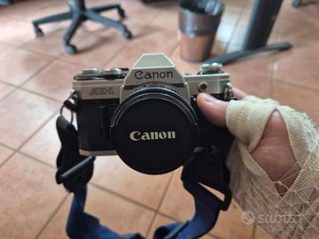 Canon AE-1 con obiettivi 