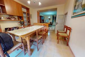 VIA GRANDE CON CORTILE