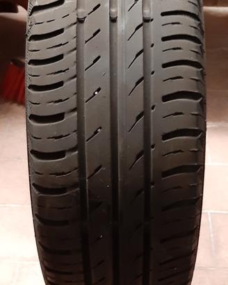 Pneumatico NUOVO per FIAT 600