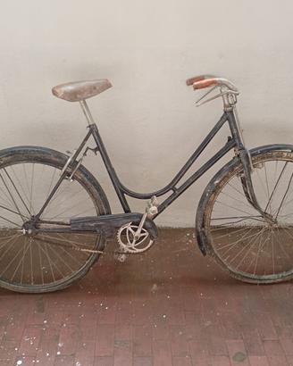 bici d’epoca con freni a bacchetta