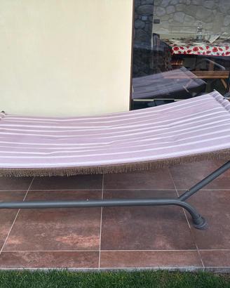 Amaca da terra con struttura in ferro