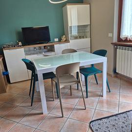 Tavolo in vetro