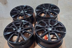  Nr4 Cerchi in lega neri lucidi 17 pollici 5x110 