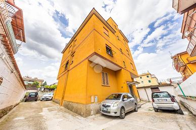 4 LOCALI A ROMA
