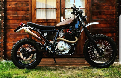 Suzuki dr 750 big scrambler