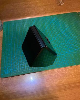 Samsung Galaxy ZFlip 7 258gb + 2 Cover 