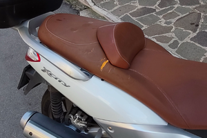 Buone condizioni gomme anno km 1200 cinghia distri