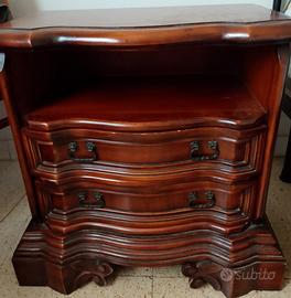 Comodini il legno di noce