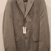 Completo di giacca e pantaloni nuovi, mai indossat