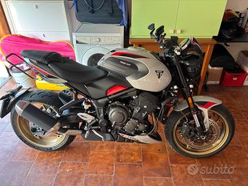 Trident 800