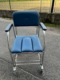 Sedia per anziani con rotelle e contenitore
