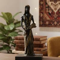 Scultura Artigianale  Dama in Nero e Oro