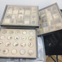 Minerali in tre contenitori davvero belli