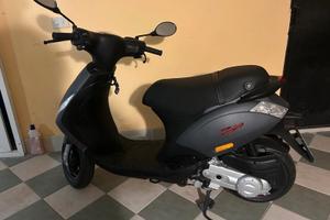 zip piaggio