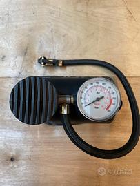 Compressore 12V per auto e moto