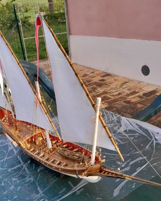 Modello nave in legno Sciabecco 1753 fatto a mano