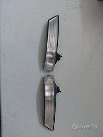 frecce specchietti  focus 