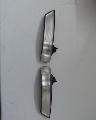 frecce specchietti  focus 